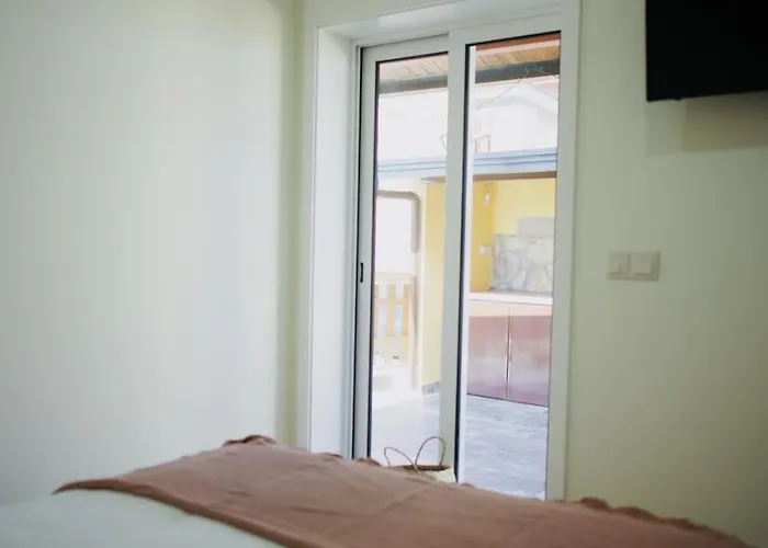 Casa Pao De Lo Vale S Domingos Nyaraló Raiva